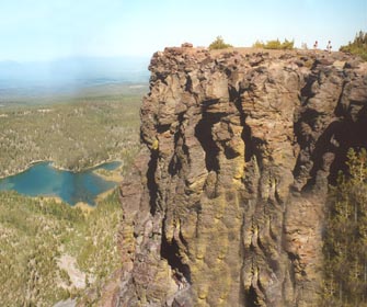 Rocky promontory for snack time